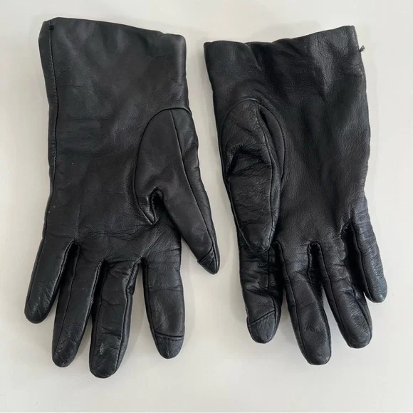 Women’s Black Leather Gloves - Picture 2 of 3